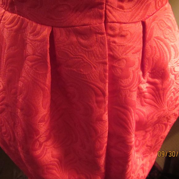 Womens Dress COLOR INCENSE - Red Sleeveless - brocade style -zippered back - Picture 2 of 7